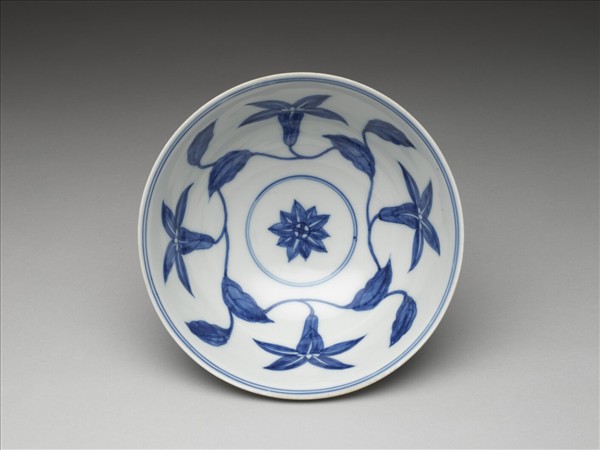 青花梔子花紋碗