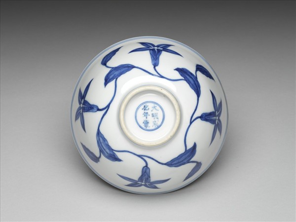 青花梔子花紋碗