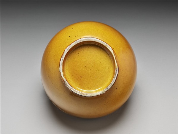 黃釉繩耳罐