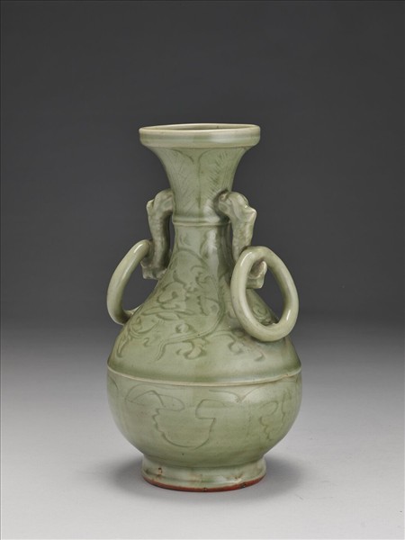 青瓷龍首銜環瓶