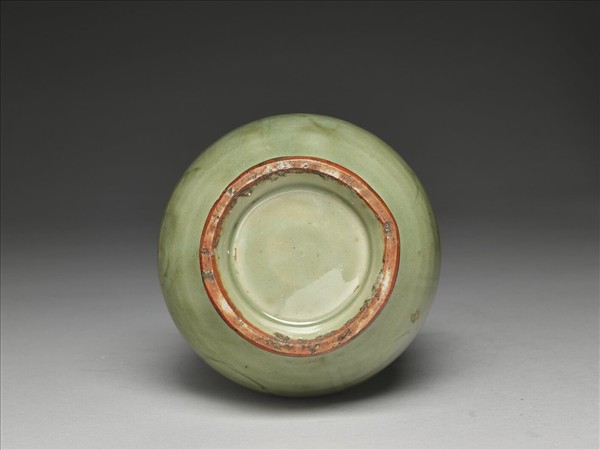 青瓷龍首銜環瓶