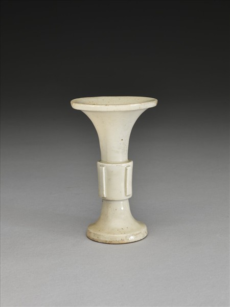 白瓷小觚