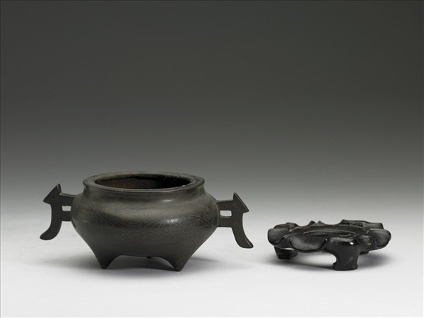 嵌銀絲雲紋香爐