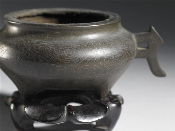 嵌銀絲雲紋香爐