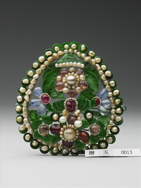 翠玉嵌珠寶鈿花