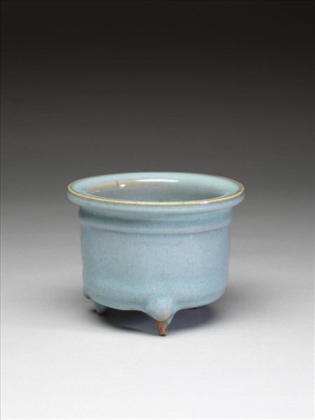 鈞窯 天藍釉三足爐