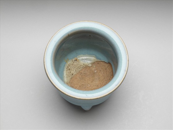 鈞窯 天藍釉三足爐