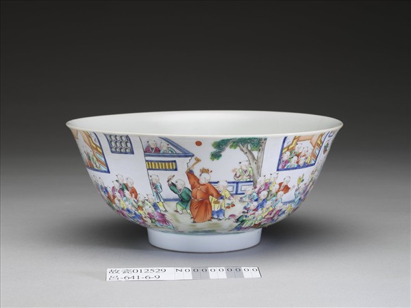 粉彩百子圖碗