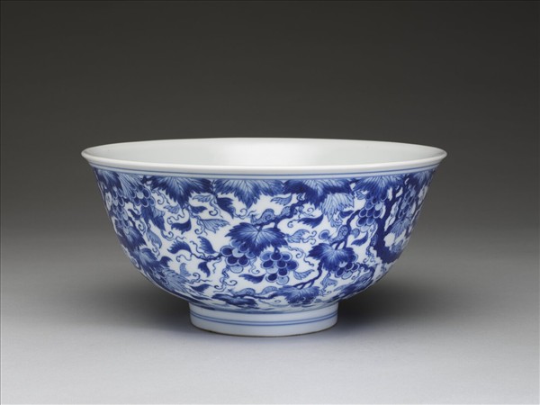 青花葡萄松鼠紋碗