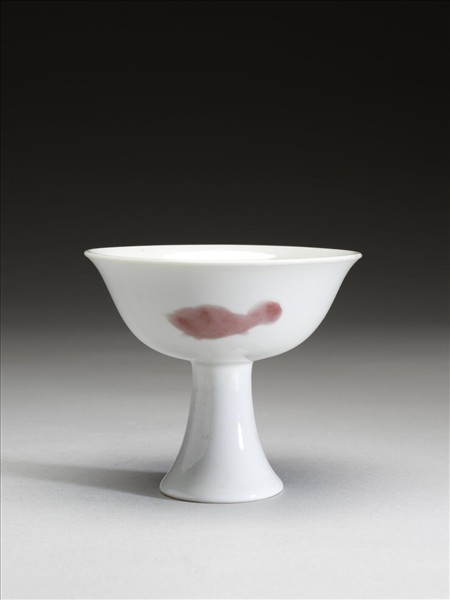 釉裡紅三魚紋高足杯