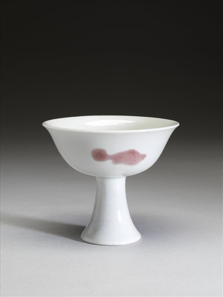 釉裡紅三魚紋高足杯