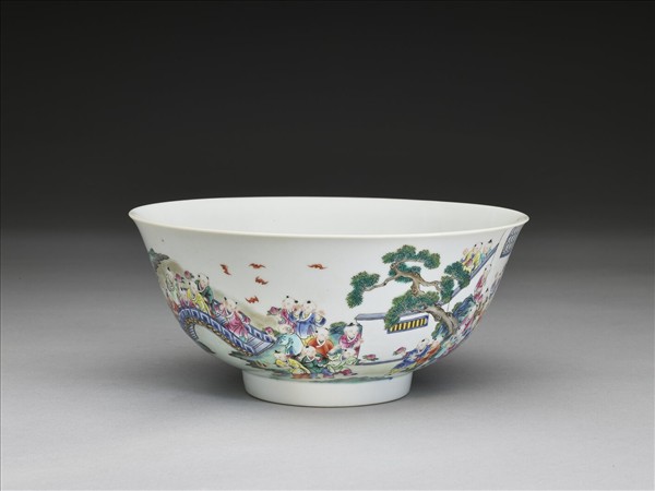 粉彩百子圖碗