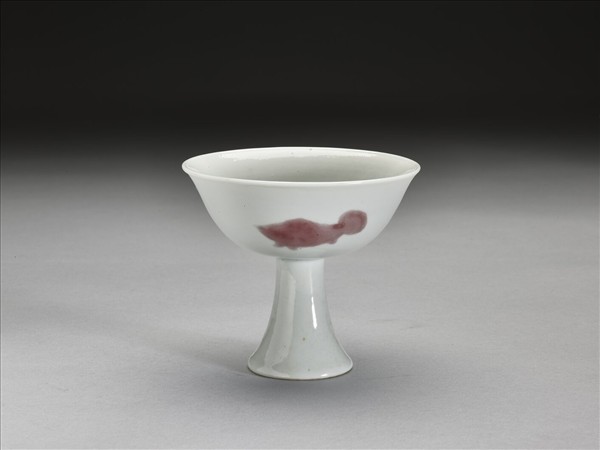 釉裡紅三魚紋高足杯