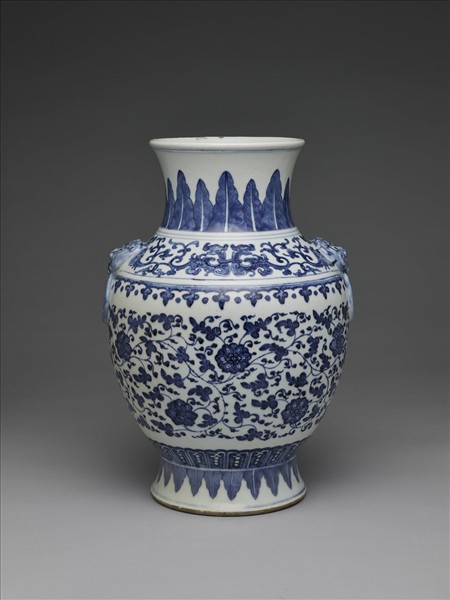 青花花卉紋獸耳銜環壺