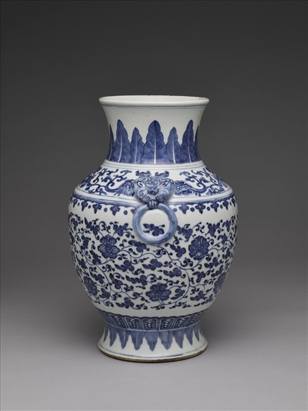 青花花卉紋獸耳銜環壺