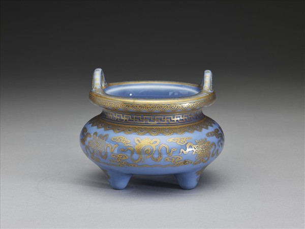 藍地描金爐