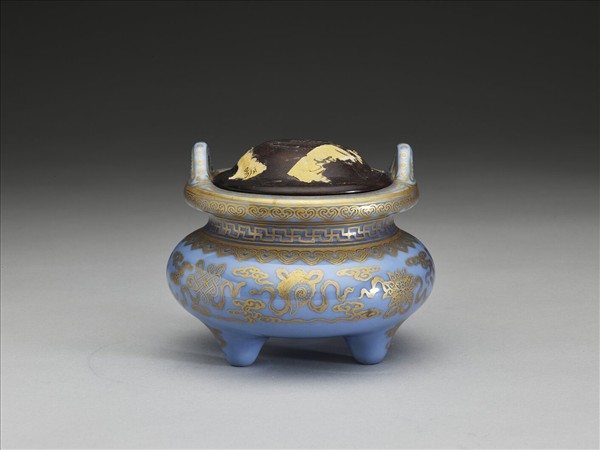 藍地描金爐
