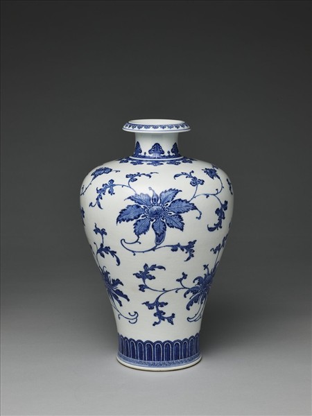 青花折枝花卉紋梅瓶