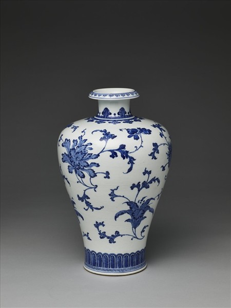 青花折枝花卉紋梅瓶