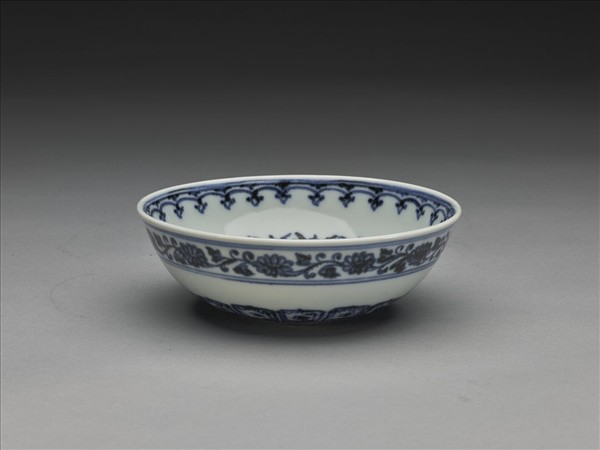 青花花果紋碗