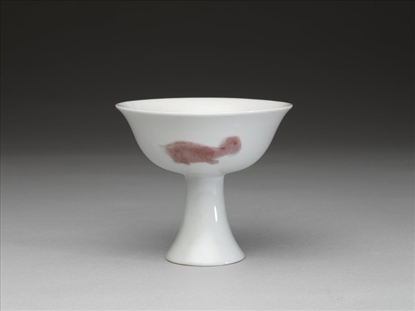 釉裡紅三魚紋高足杯