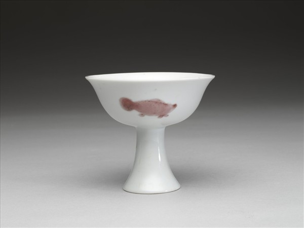 釉裡紅三魚紋高足杯