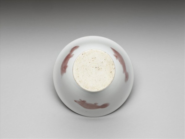 釉裡紅三魚紋高足杯