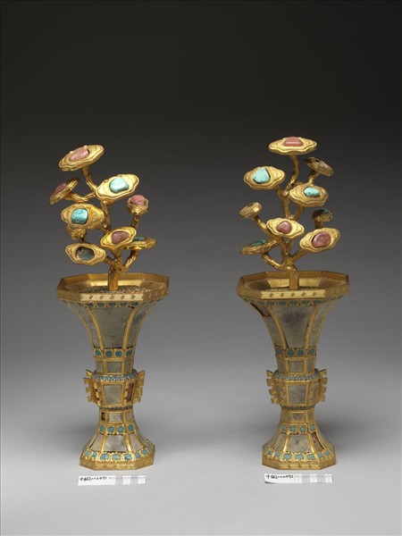 銅鍍金嵌料及填琺瑯觚（五供）