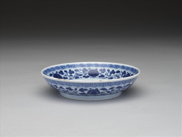 青花花卉紋碟