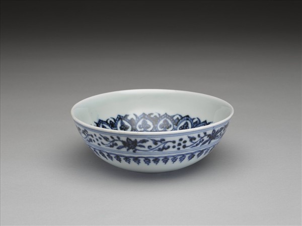 青花花果紋碗