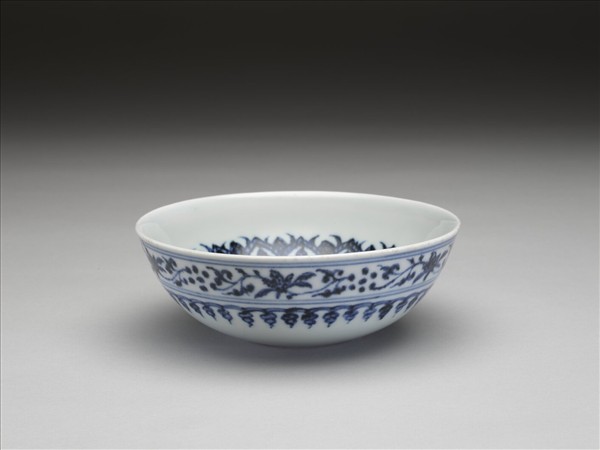 青花花果紋碗