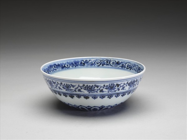 青花花果紋碗