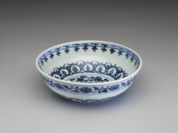 青花花果紋碗