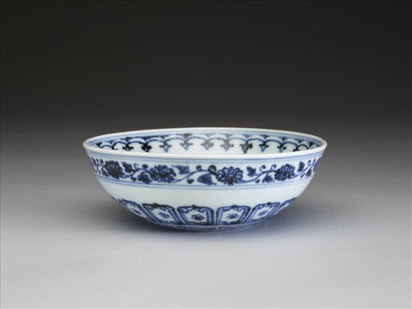 青花花果紋碗