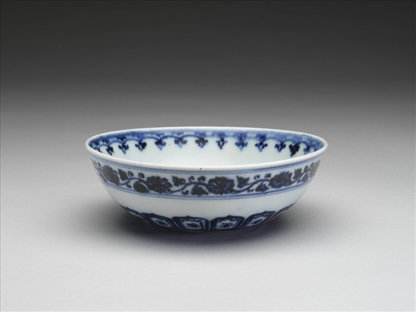 青花花果紋碗