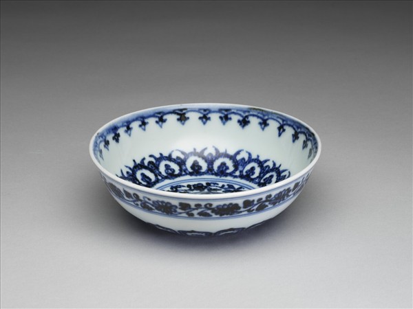 青花花果紋碗