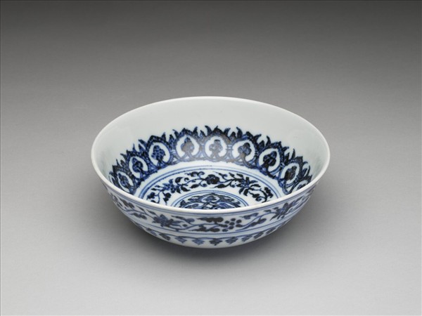 青花花果紋碗