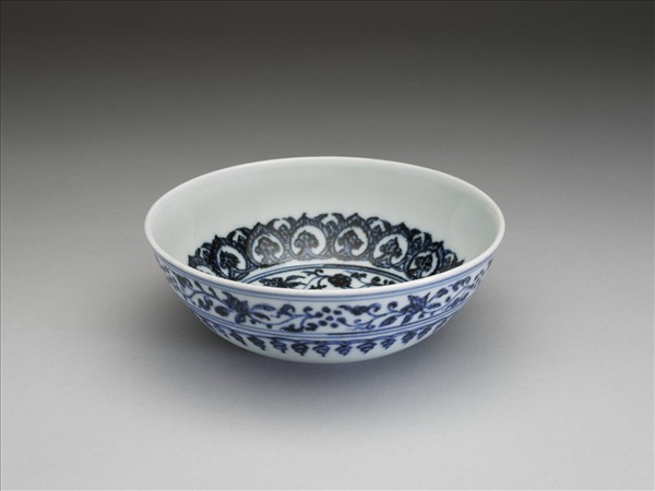 青花花果紋碗