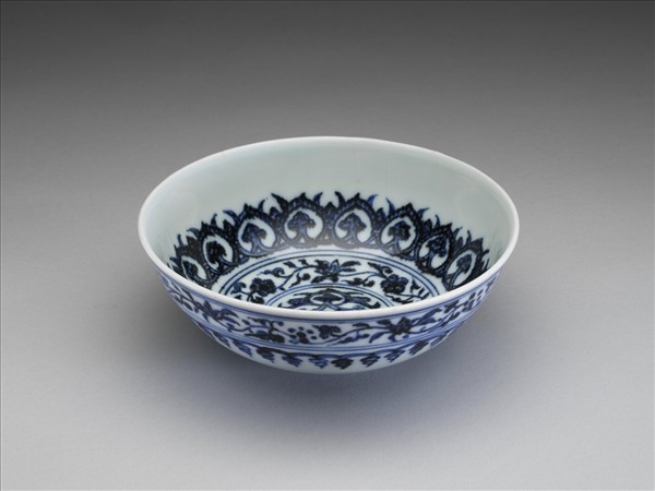 青花花果紋碗
