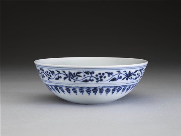 青花花果紋碗