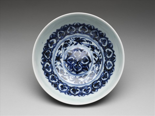 青花花果紋碗