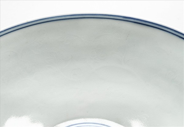 青花纏枝番蓮紋碗