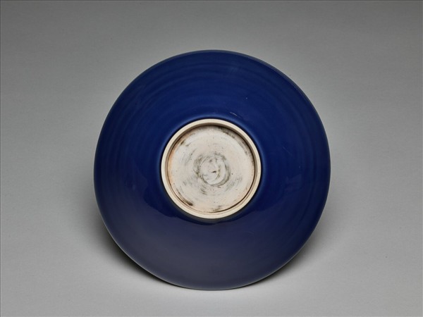 霽青釉白裡雙龍戲珠紋碗