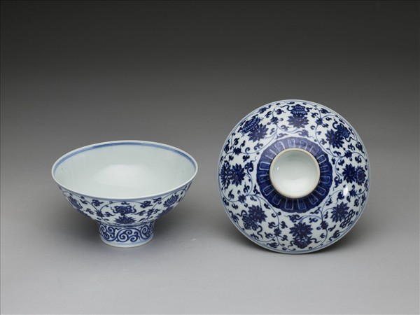 青花八寶紋蓋碗