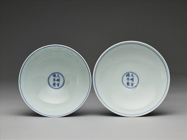 青花八寶紋蓋碗