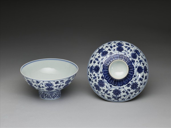 青花八寶紋蓋碗