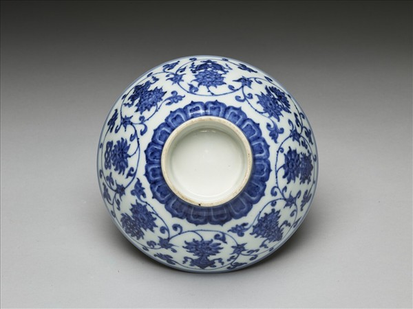 青花八寶番蓮紋高足碗