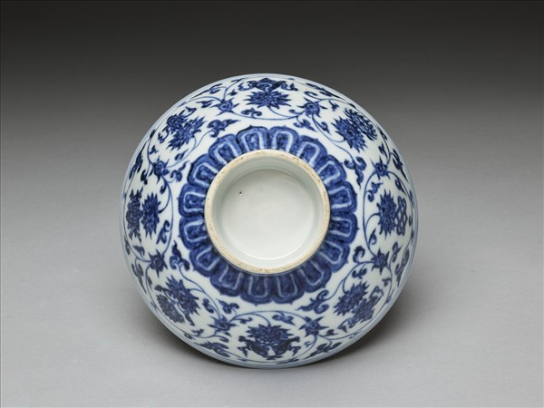 青花八寶番蓮紋高足碗