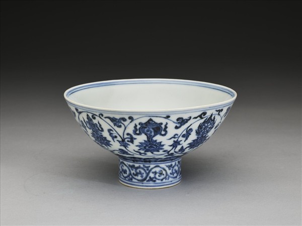 青花八寶番蓮紋高足碗