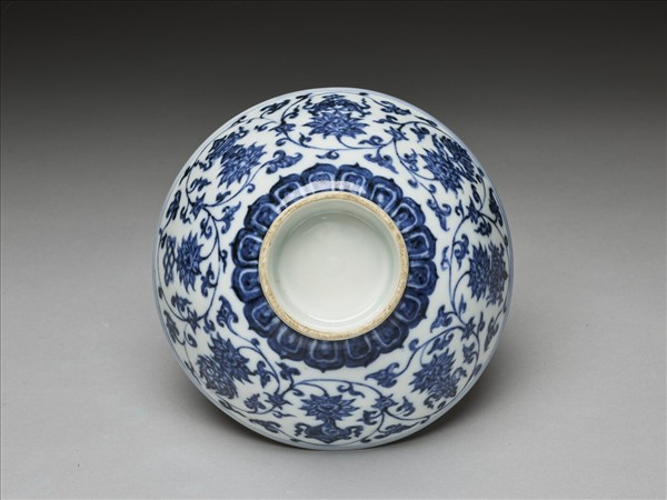 青花八寶番蓮紋高足碗